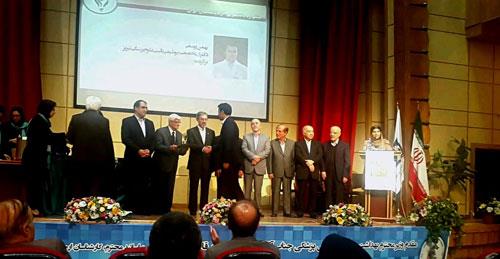 کسب عنوان دانشجوی برگزیده چهارمین جشنواره دانشجویی آزمایشگاهیان ایران